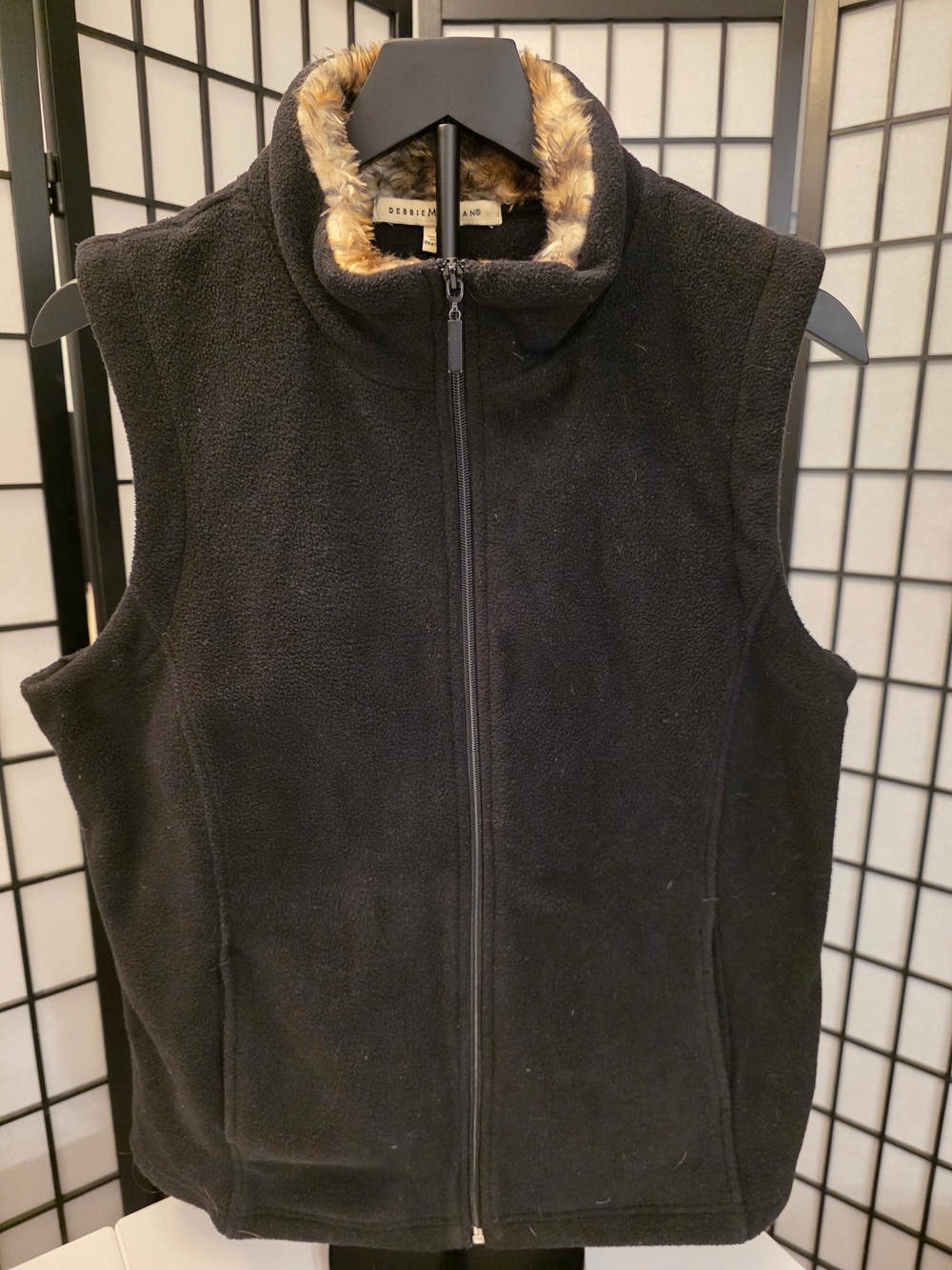 Debbie Morgan Women's Black Faux-Fur Trim Fleece Vest ~ Size Medium